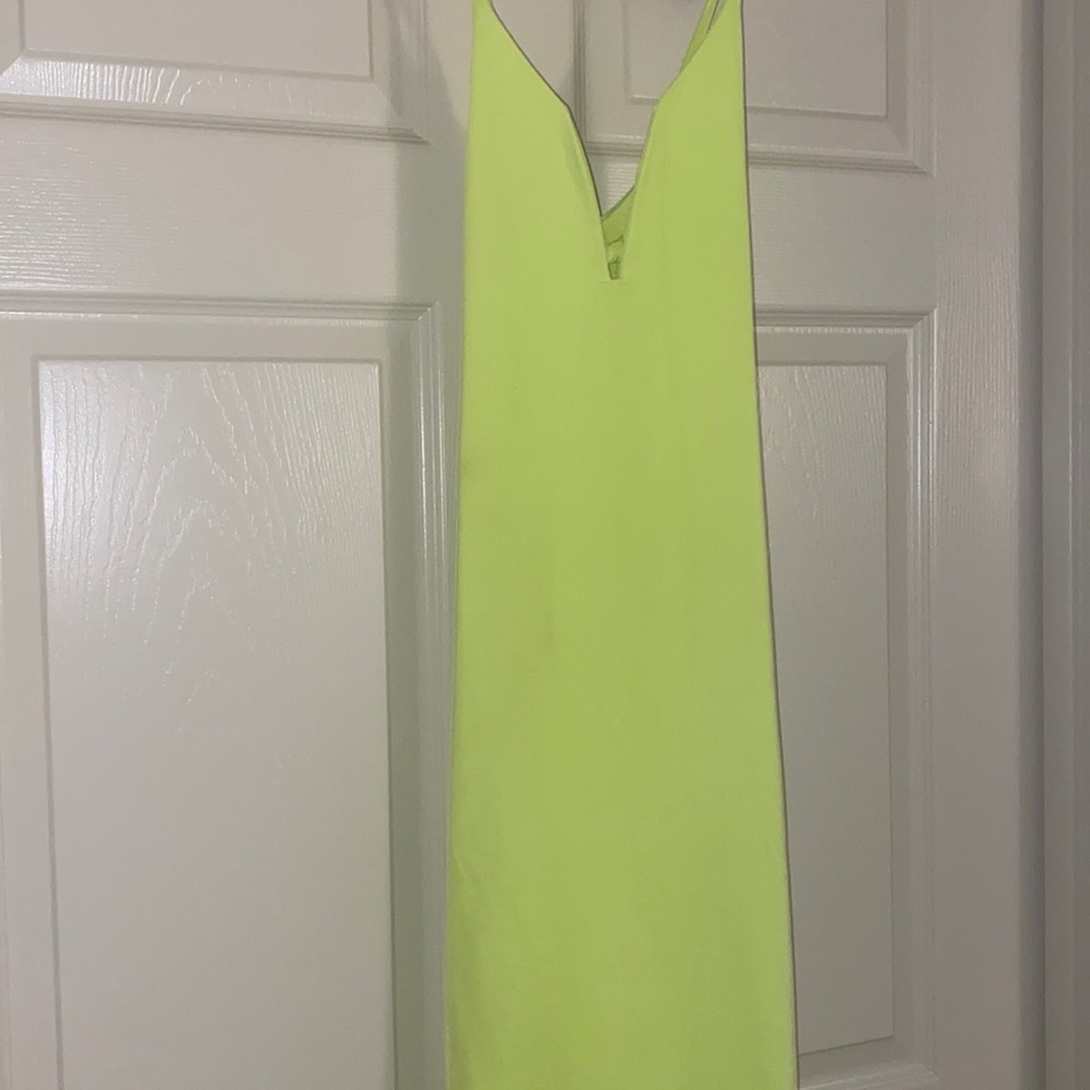 Neon green dress 💚